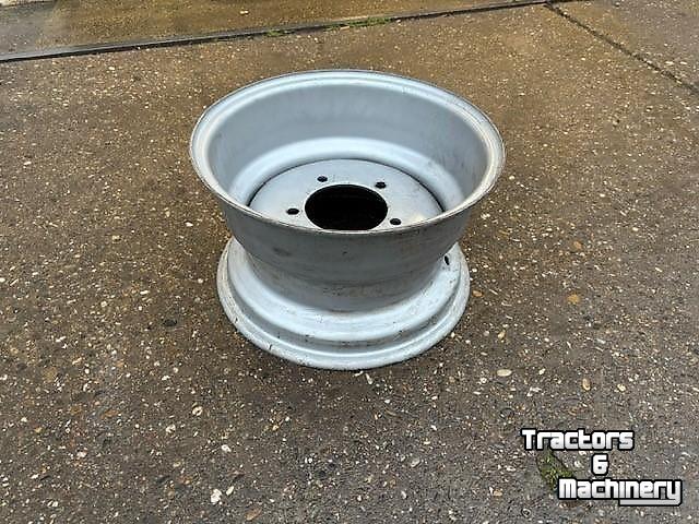 Wheels, Tyres, Rims & Dual spacers  9.00 x 15.3 - 5 gaats