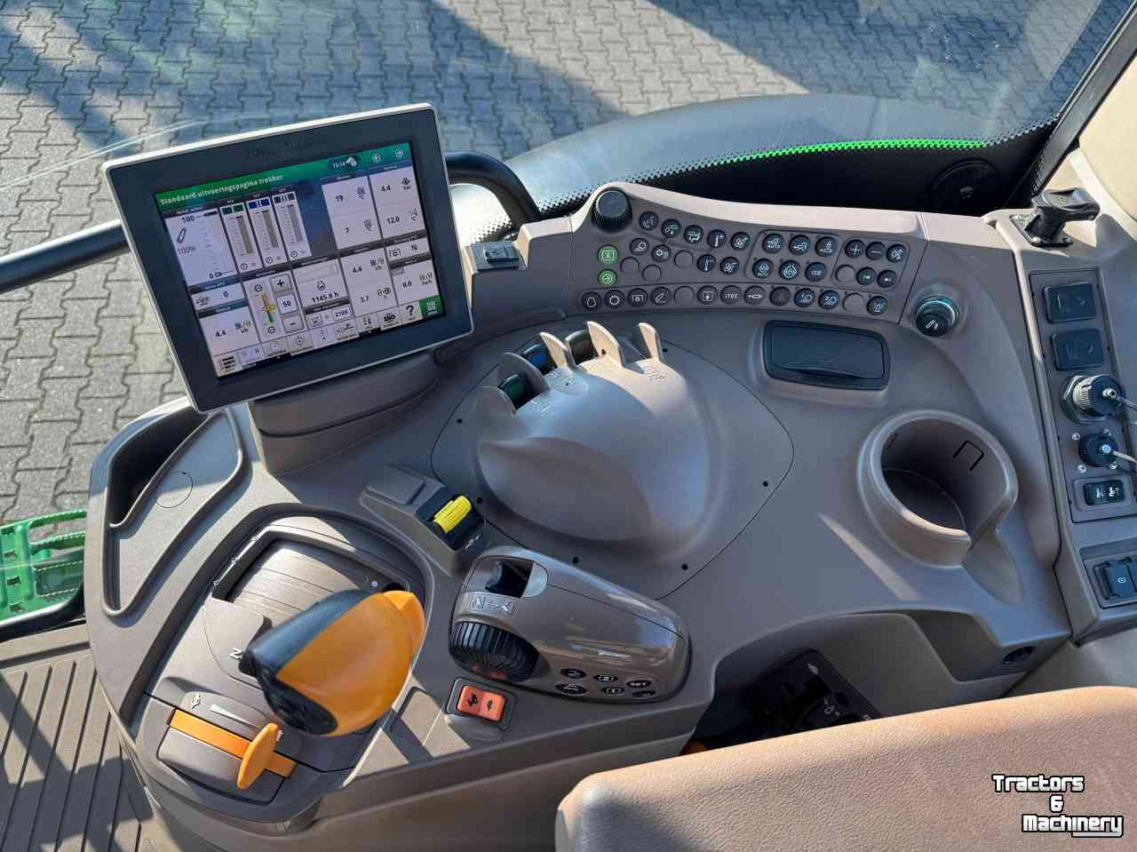 Tractors John Deere 6120R AQ 40-eco + KRUIP TLS HCS 1150 UUR!!!