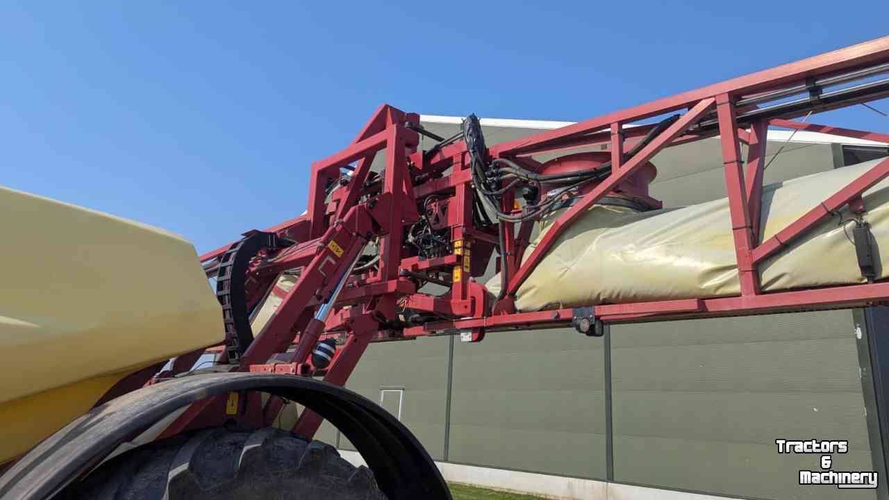 Fieldsprayer pull-type Hardi commander 4500 I Twin Force