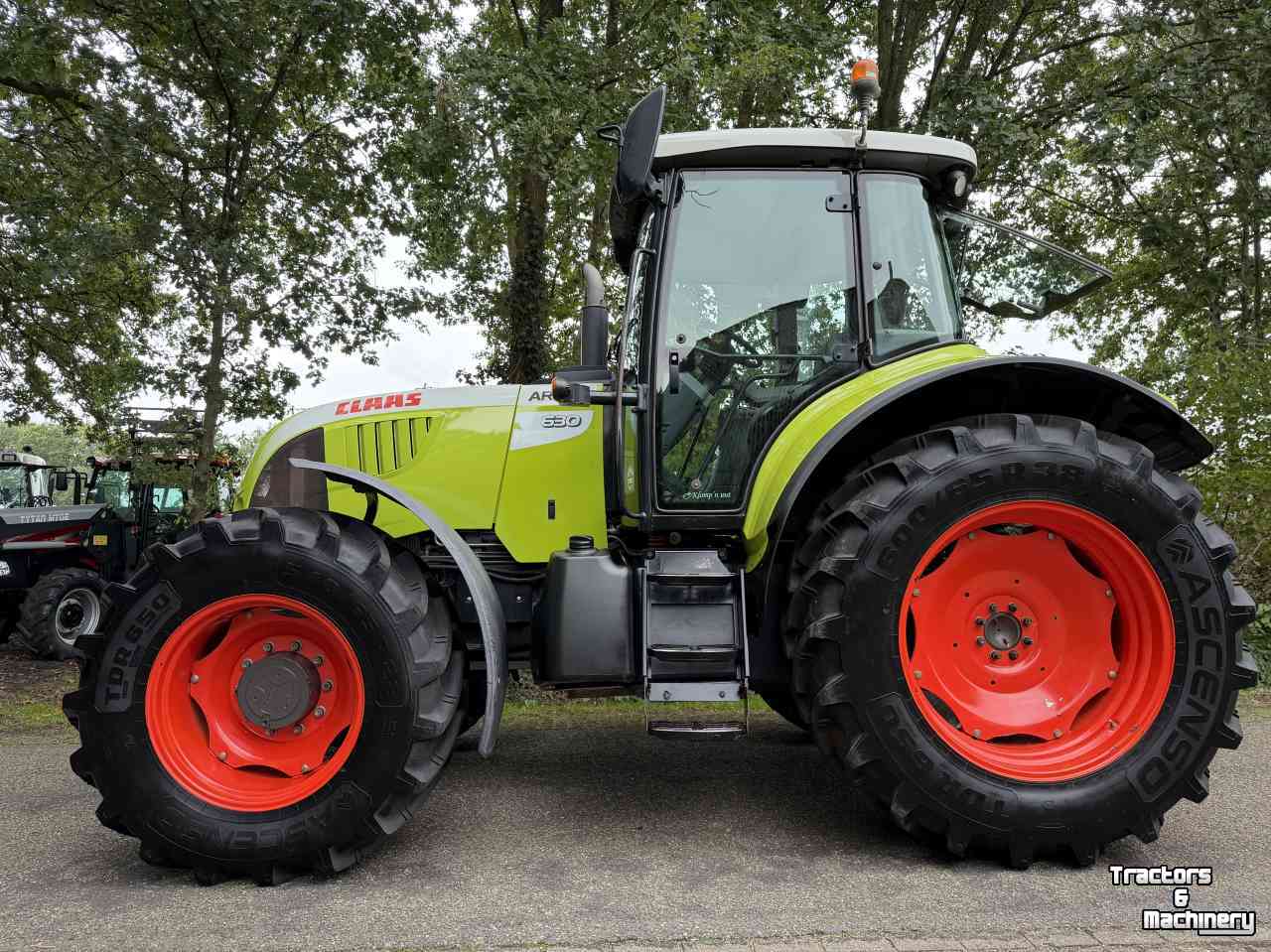 Tractor Claas Arion 630