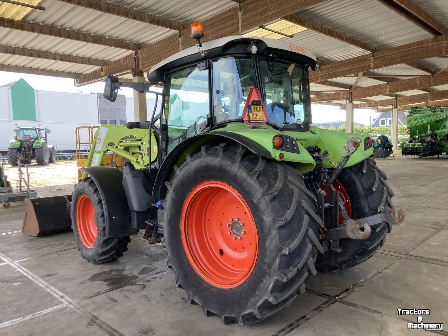 Tractor Claas Arion 440