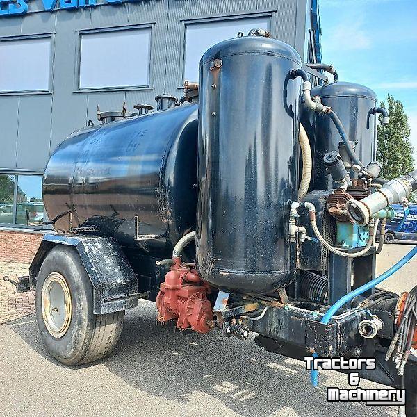 Manure pump  Pomptankwagen met compressor - en Doda pomp