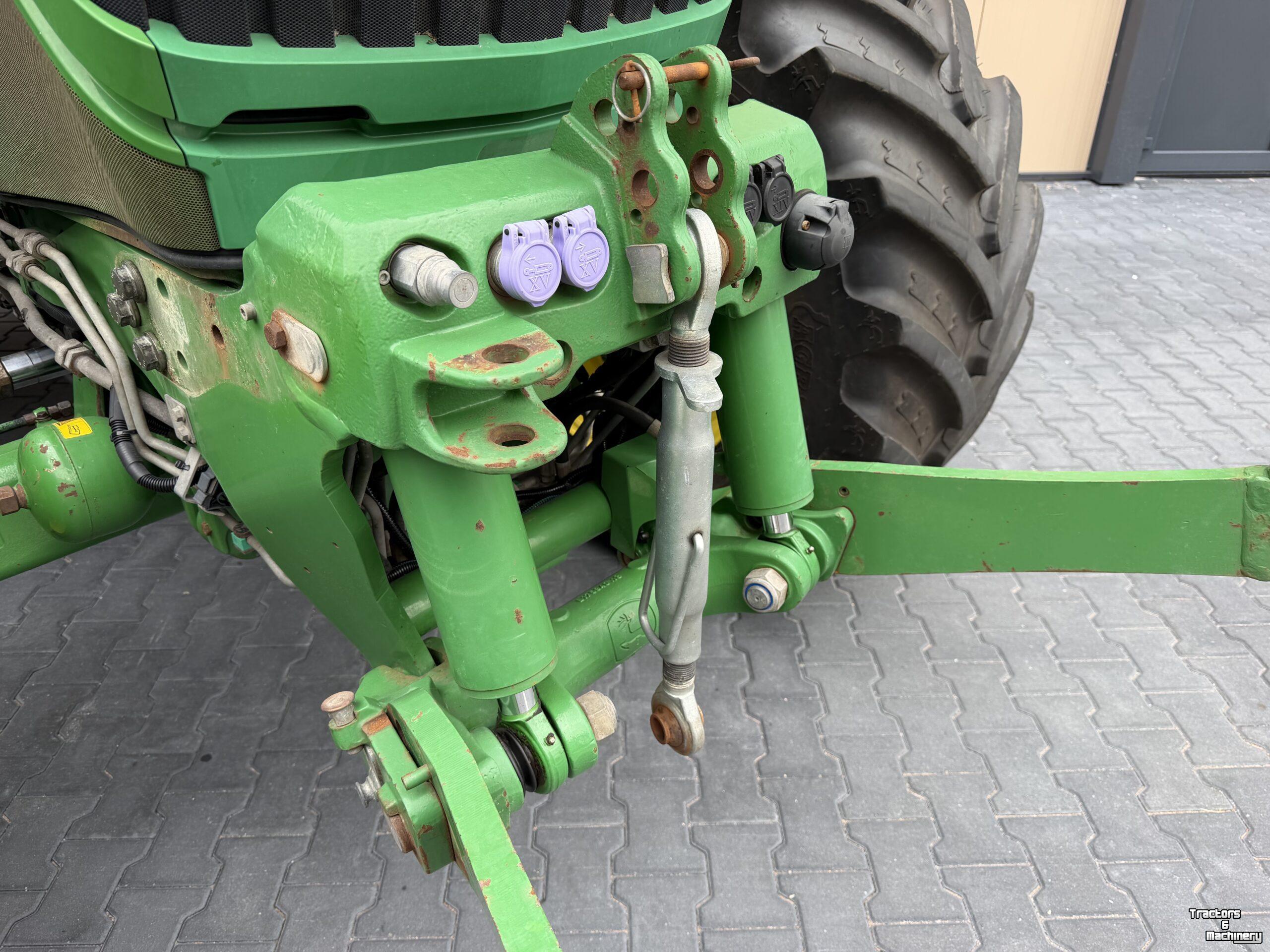 Tractor John Deere 6215R