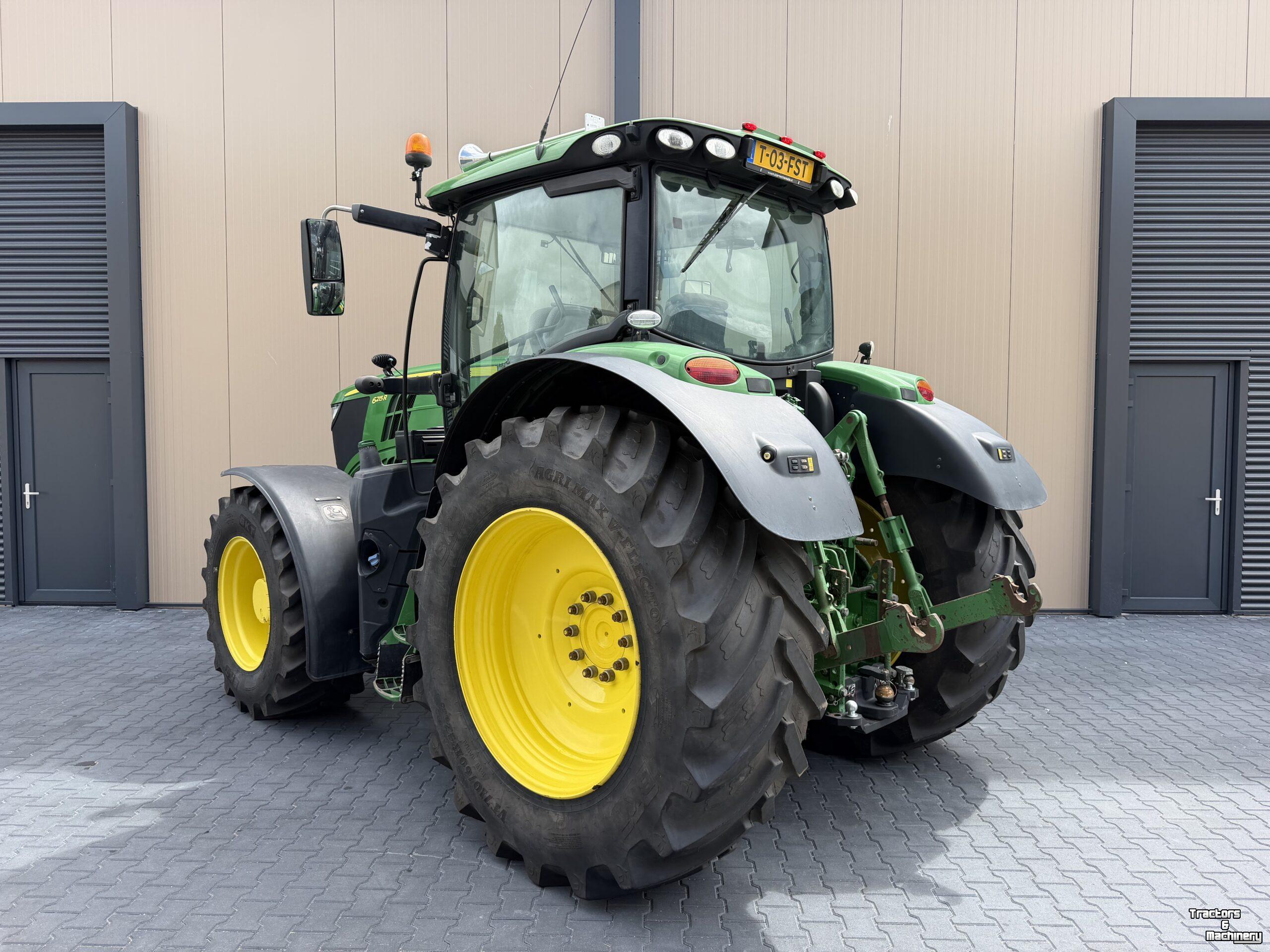 Tractor John Deere 6215R