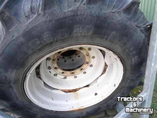 Wheels, Tyres, Rims & Dual spacers Taurus 16,9R28