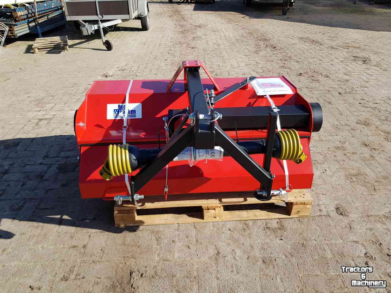 Sweepers and vacuum sweepers  Veegmachine 1.25 mtr aftakas aangedreven met opvangbak