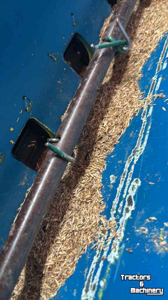 Overseeder Vredo DZ 2 meter doorzaaimachine