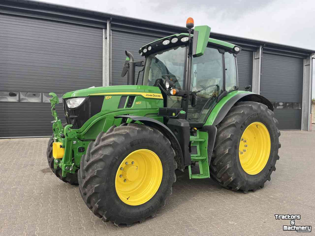 Tractor John Deere 6 R 140