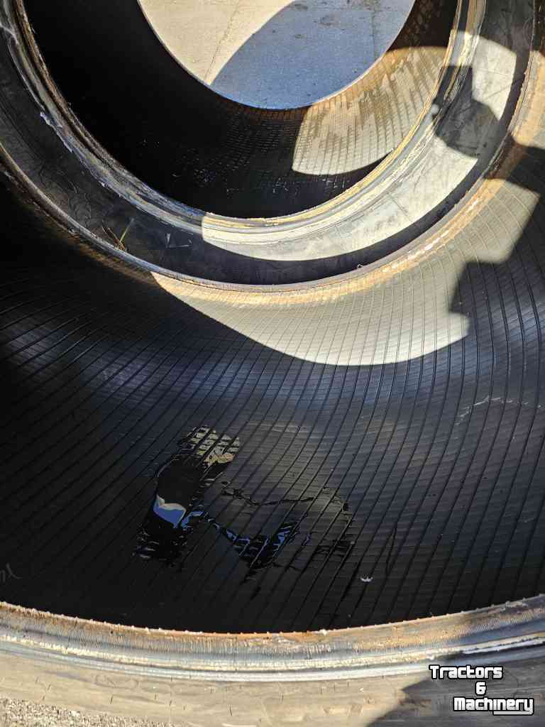 Wheels, Tyres, Rims & Dual spacers Michelin 800/65R32 MegaXbib. 50 mm!