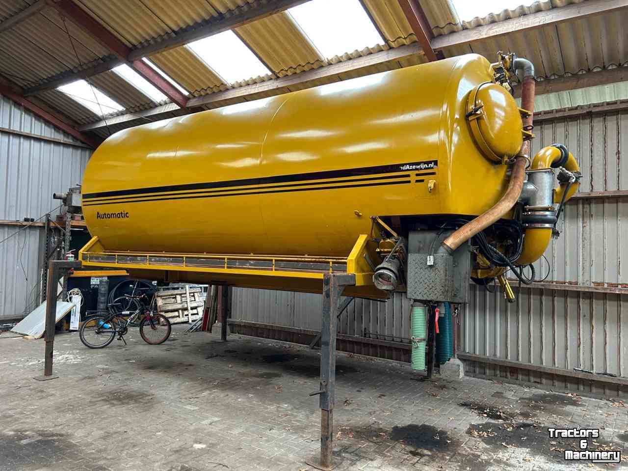 Hooked-arm carrier Kurstjens 3 asser