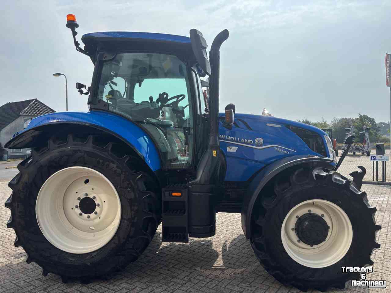 Tractor New Holland T6 180 DC