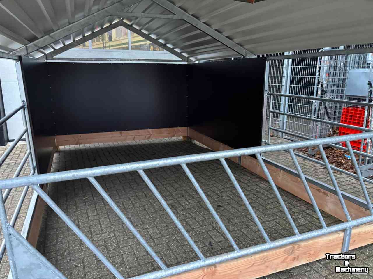 Calf hutches  Groot Kalverhok