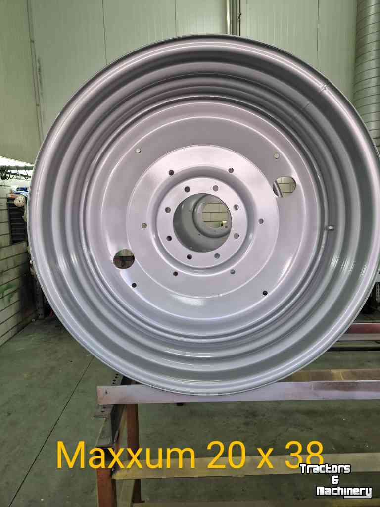 Wheels, Tyres, Rims & Dual spacers Case 20X38