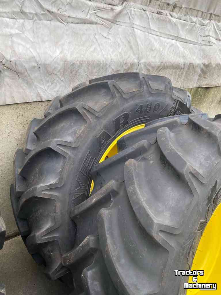 Wheels, Tyres, Rims & Dual spacers Continental 520/70R38, 480/65R28
