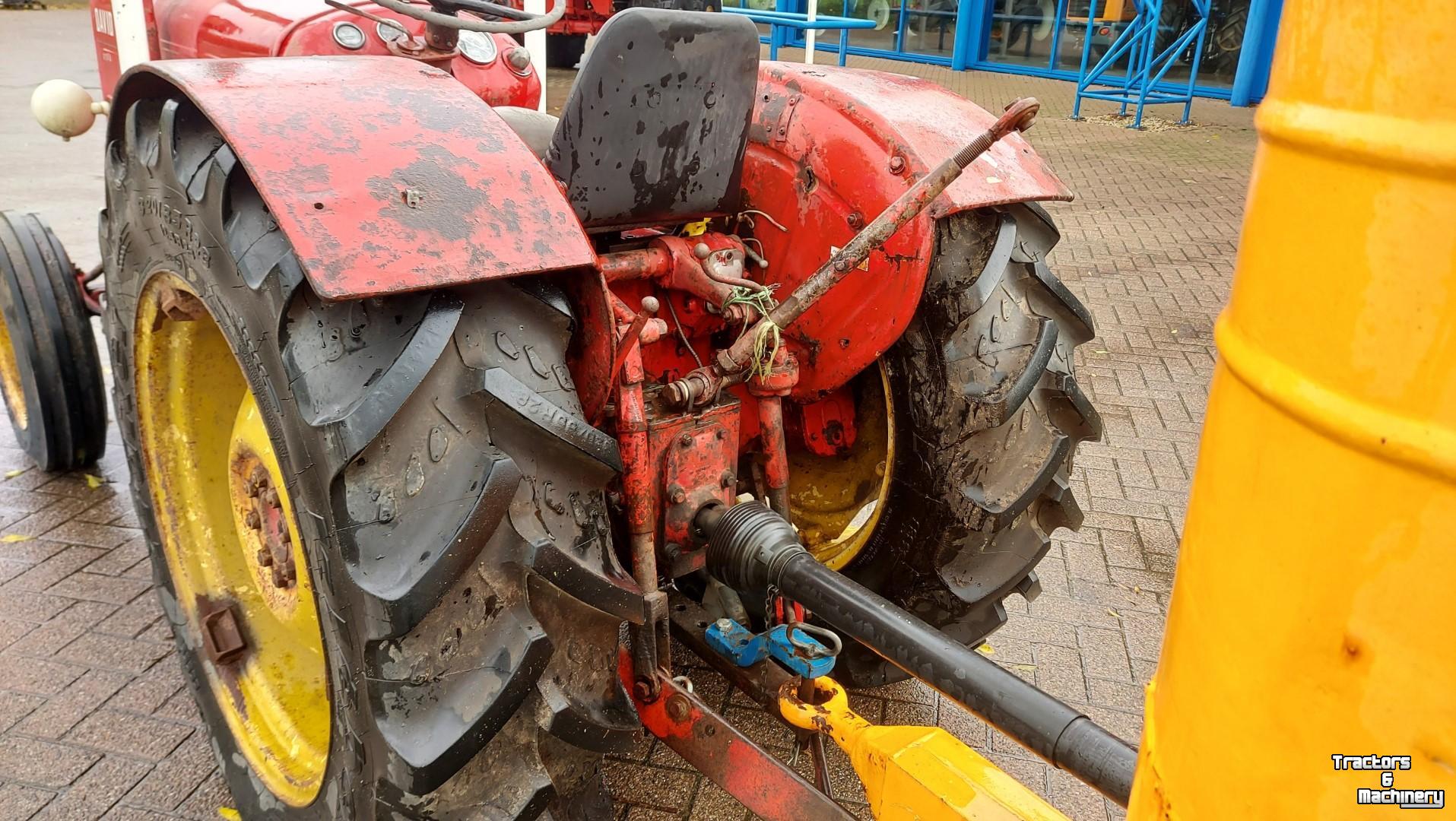 Tractor David Brown 880