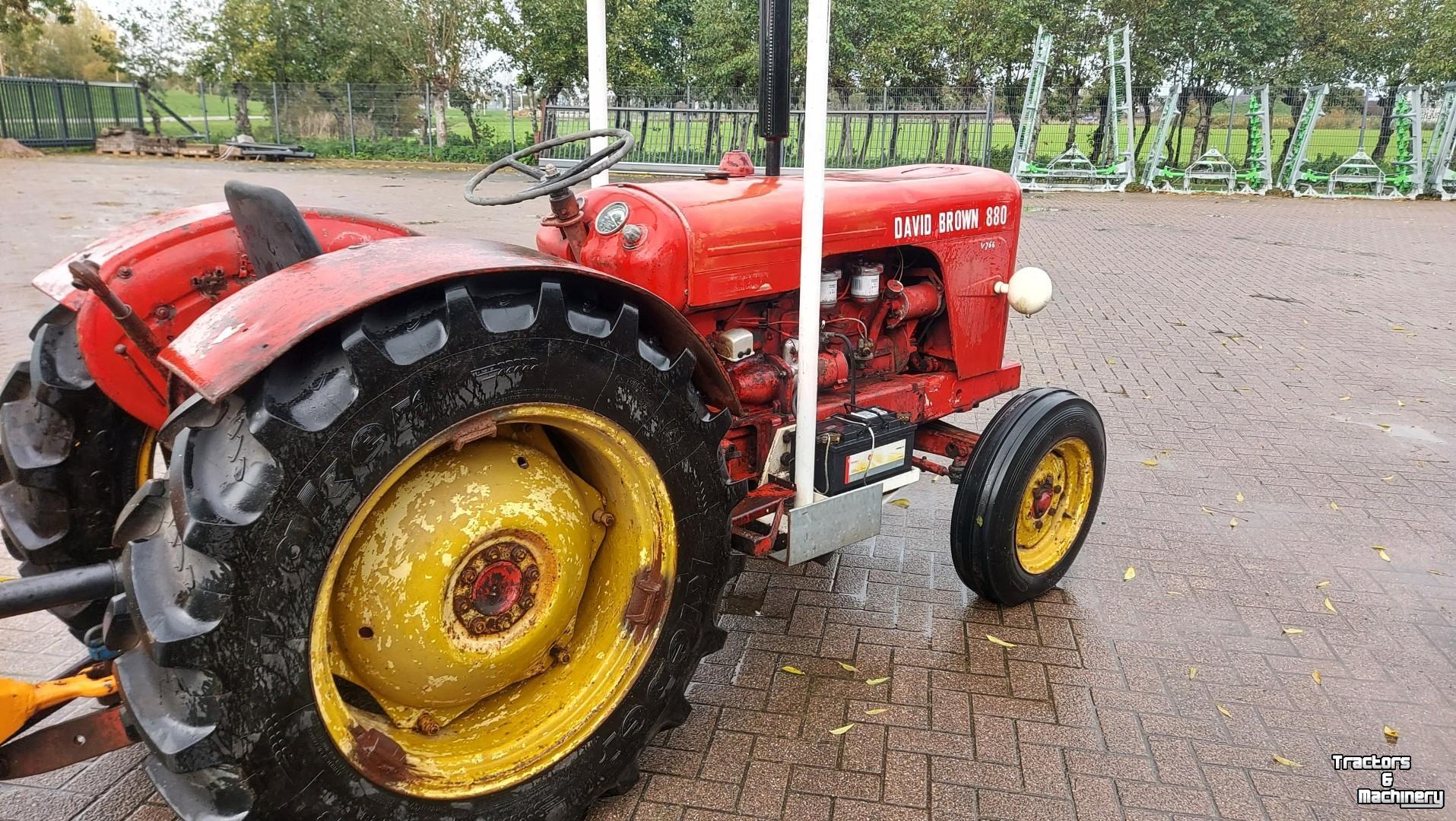 Tractor David Brown 880