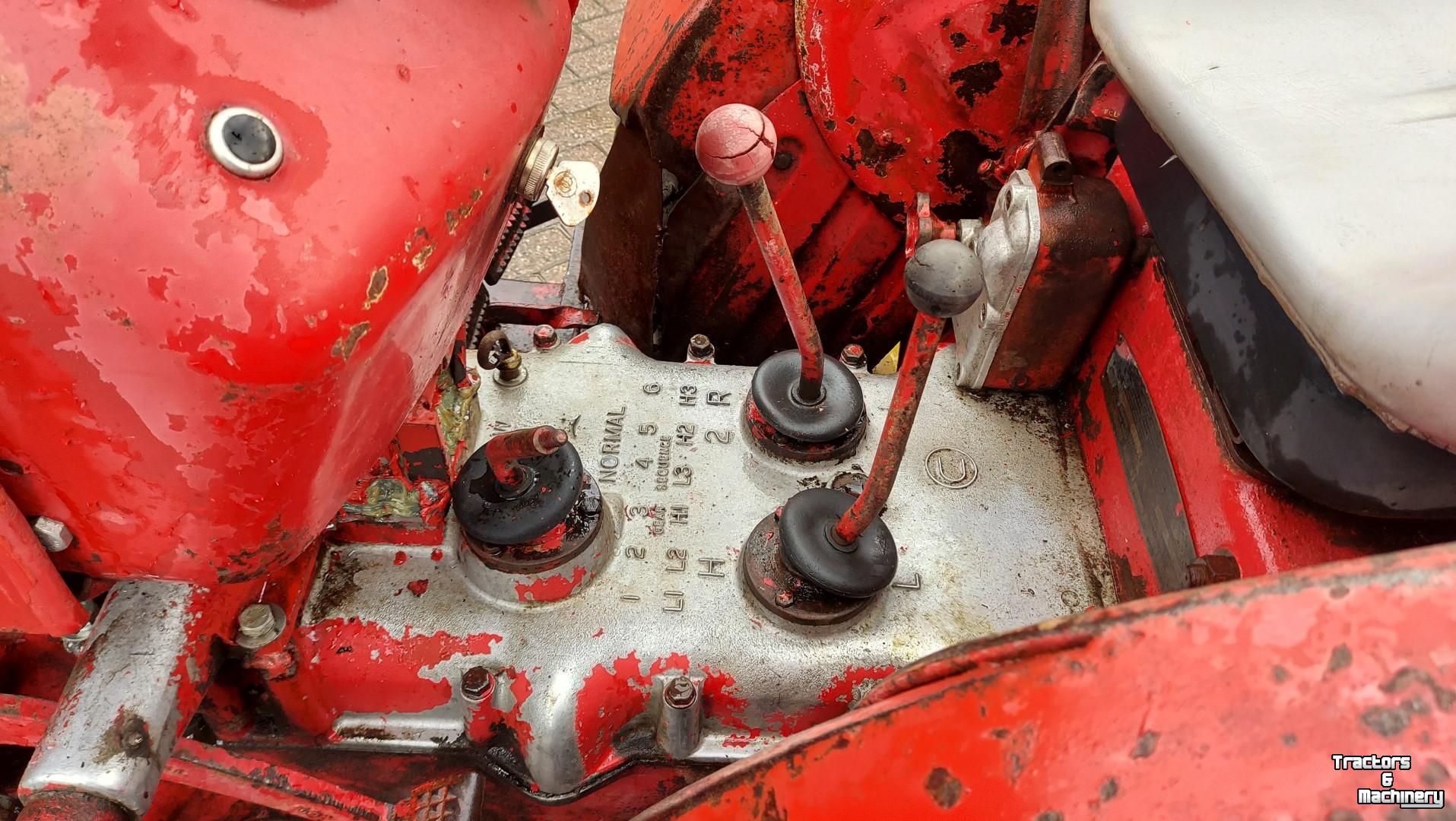 Tractor David Brown 880