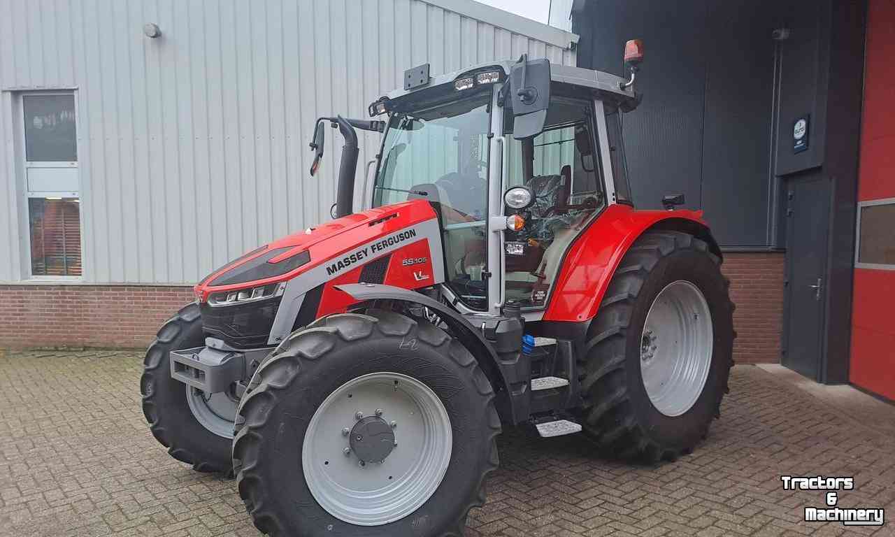 Tractor Massey Ferguson 5S.105 DYNA-4 EFFICIENT Tractor