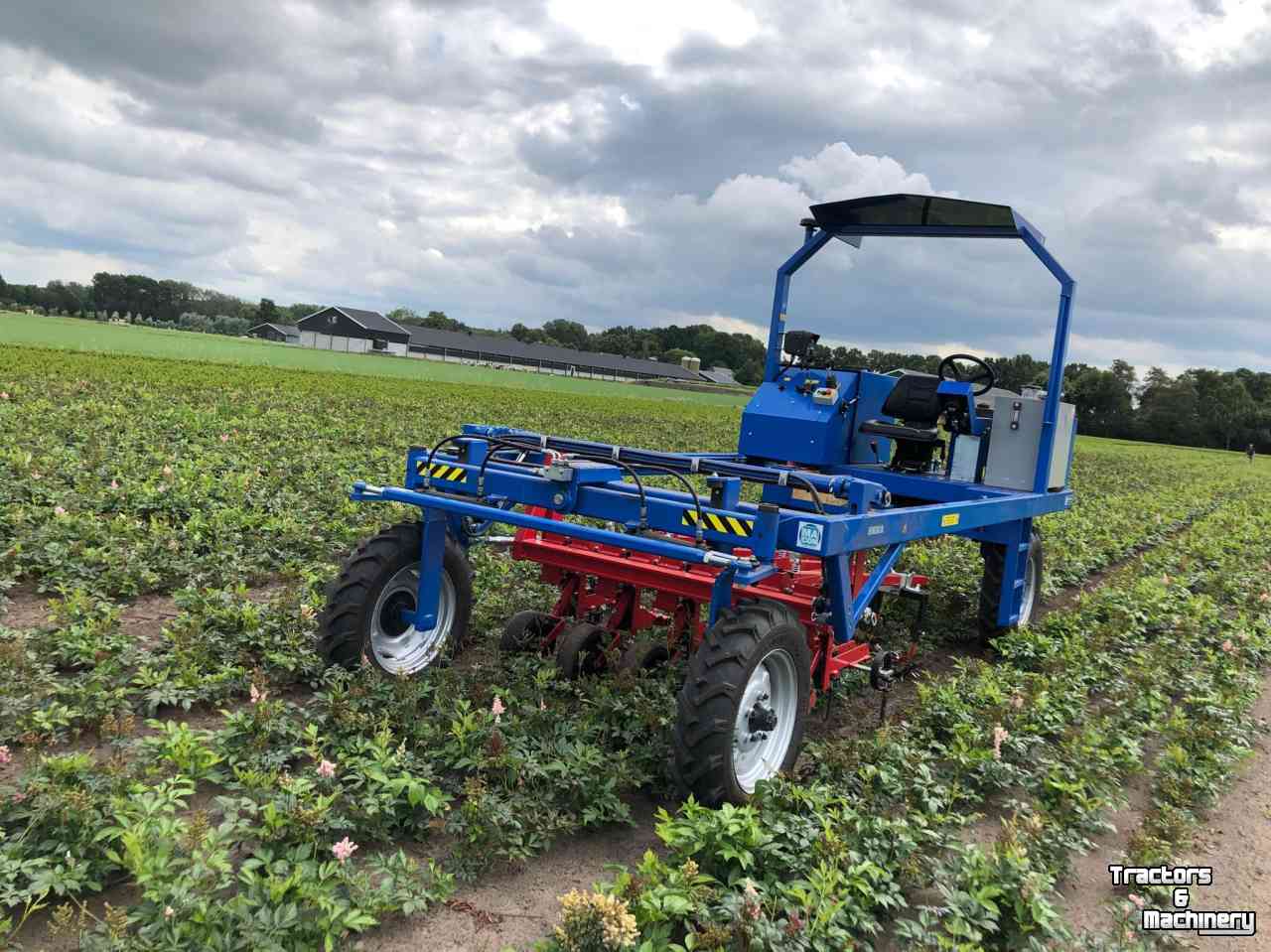 Other tractors and accessories  Macon schoffeltrekker werktuigendrager