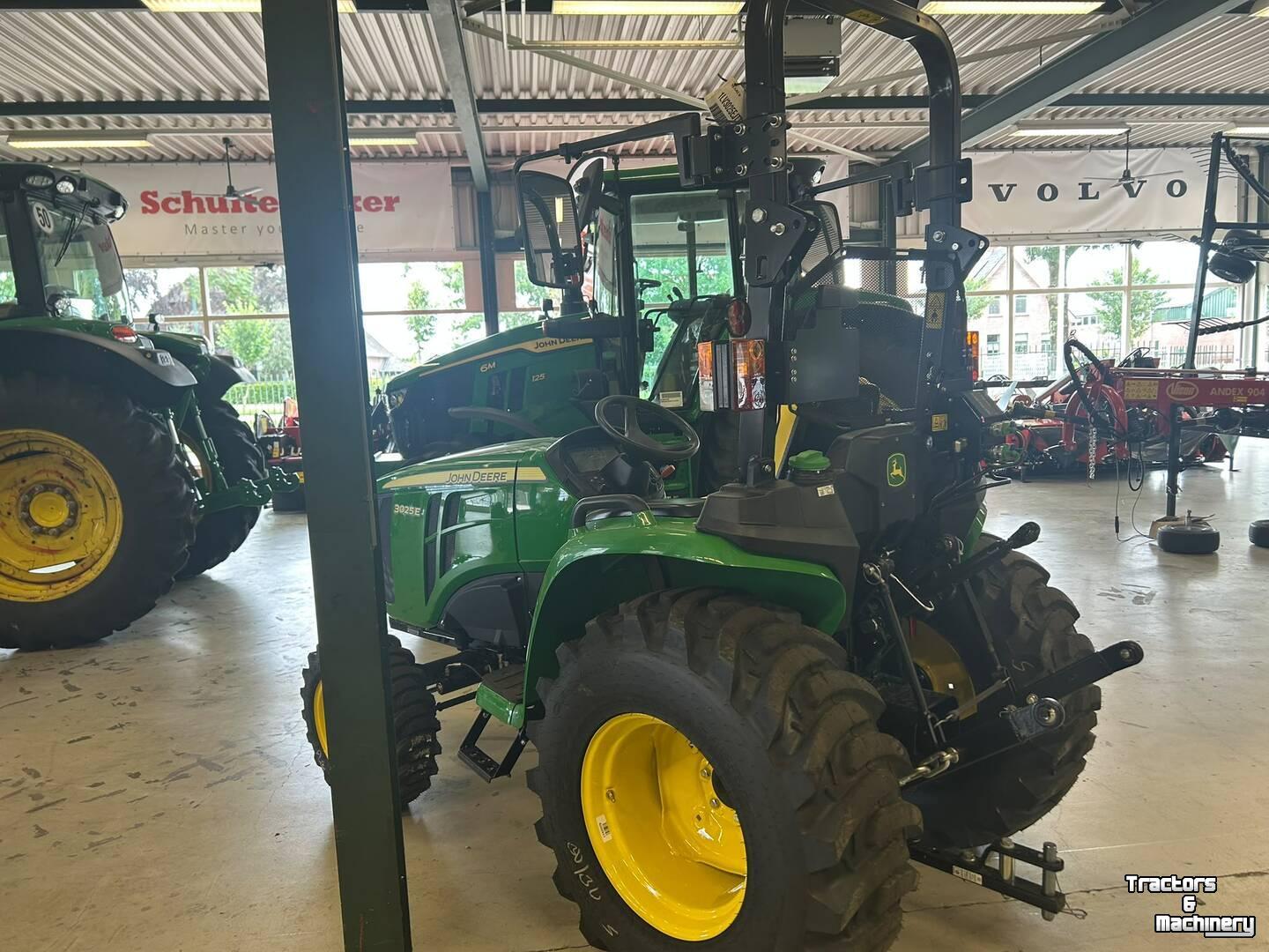 Small-track Tractor John Deere 3025E