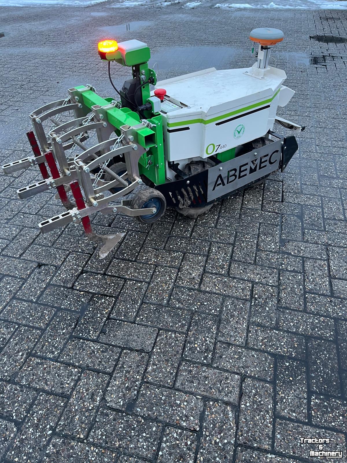 Other lawn and garden equipment and accessories NAIO OZ Robot