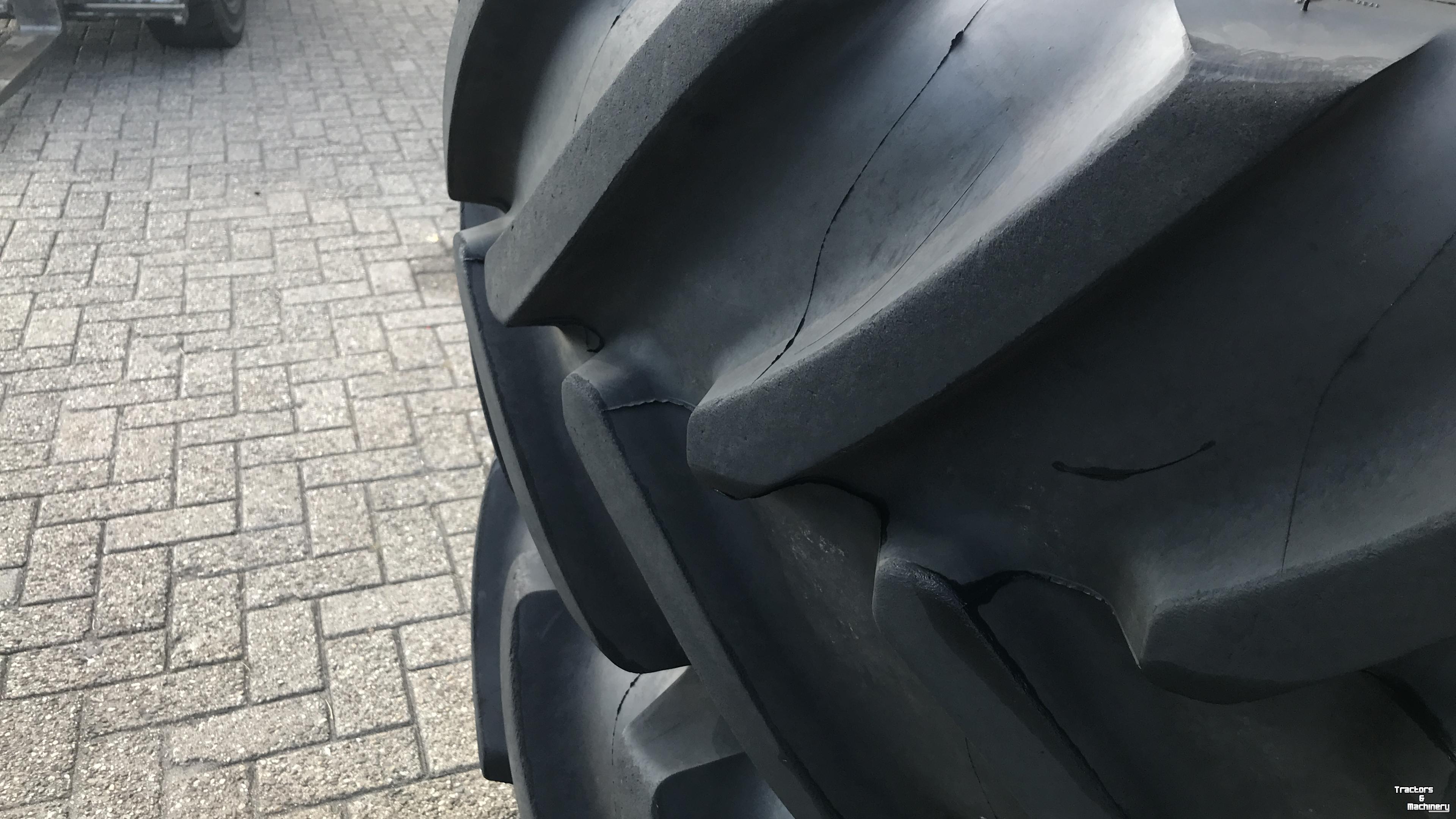 Wheels, Tyres, Rims & Dual spacers Michelin 650/65R42 + 480/70R30 spoor 213cm