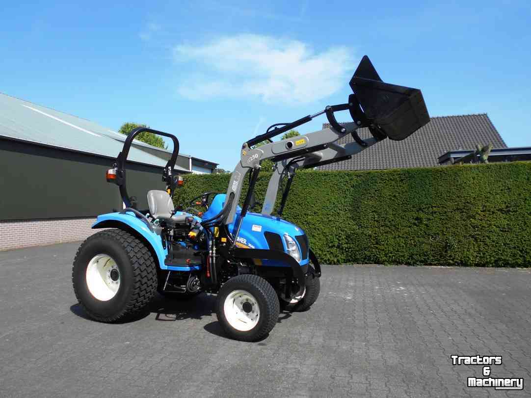 Tractors New Holland Boomer 3045 + frontlader