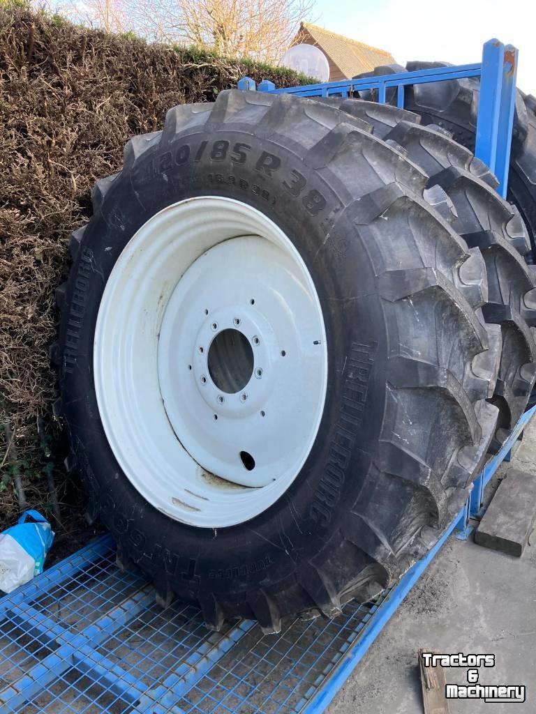 Wheels, Tyres, Rims & Dual spacers Trelleborg 420/85R38 en 340/85R28