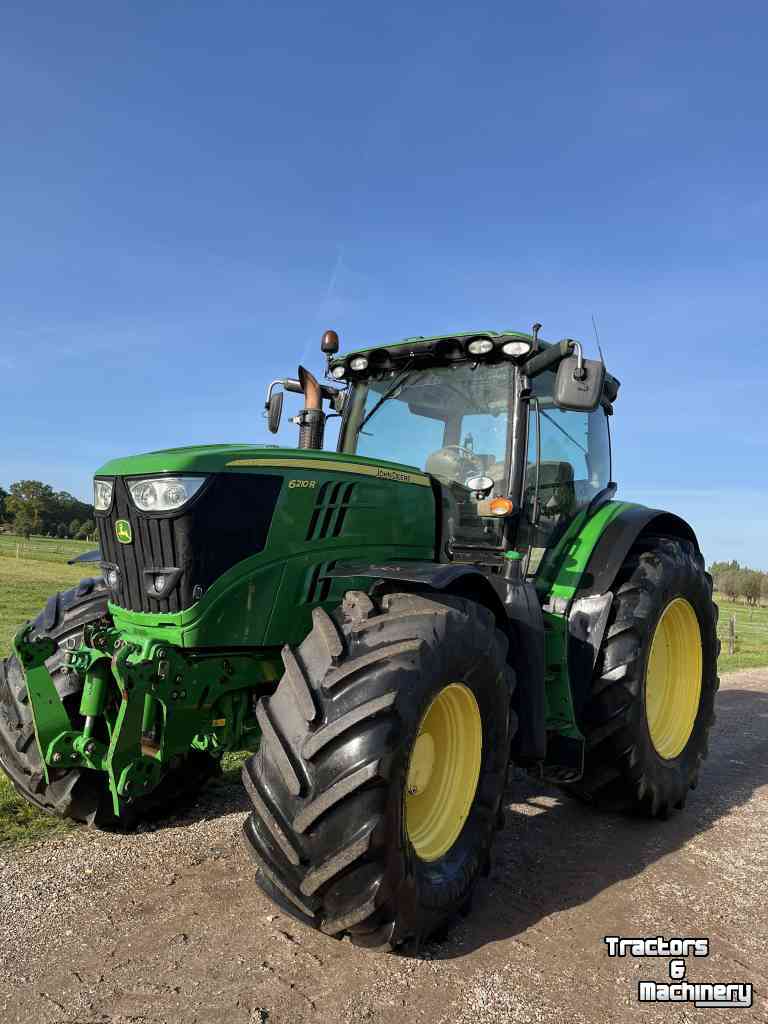Tractor John Deere 6210R