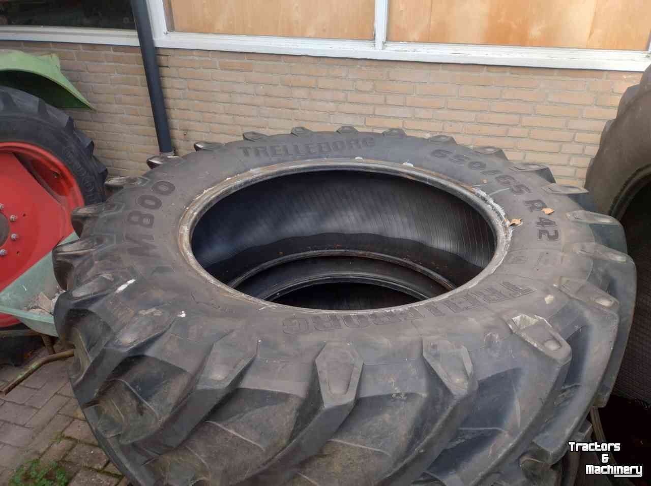 Wheels, Tyres, Rims & Dual spacers Trelleborg 650/65r42 TM800