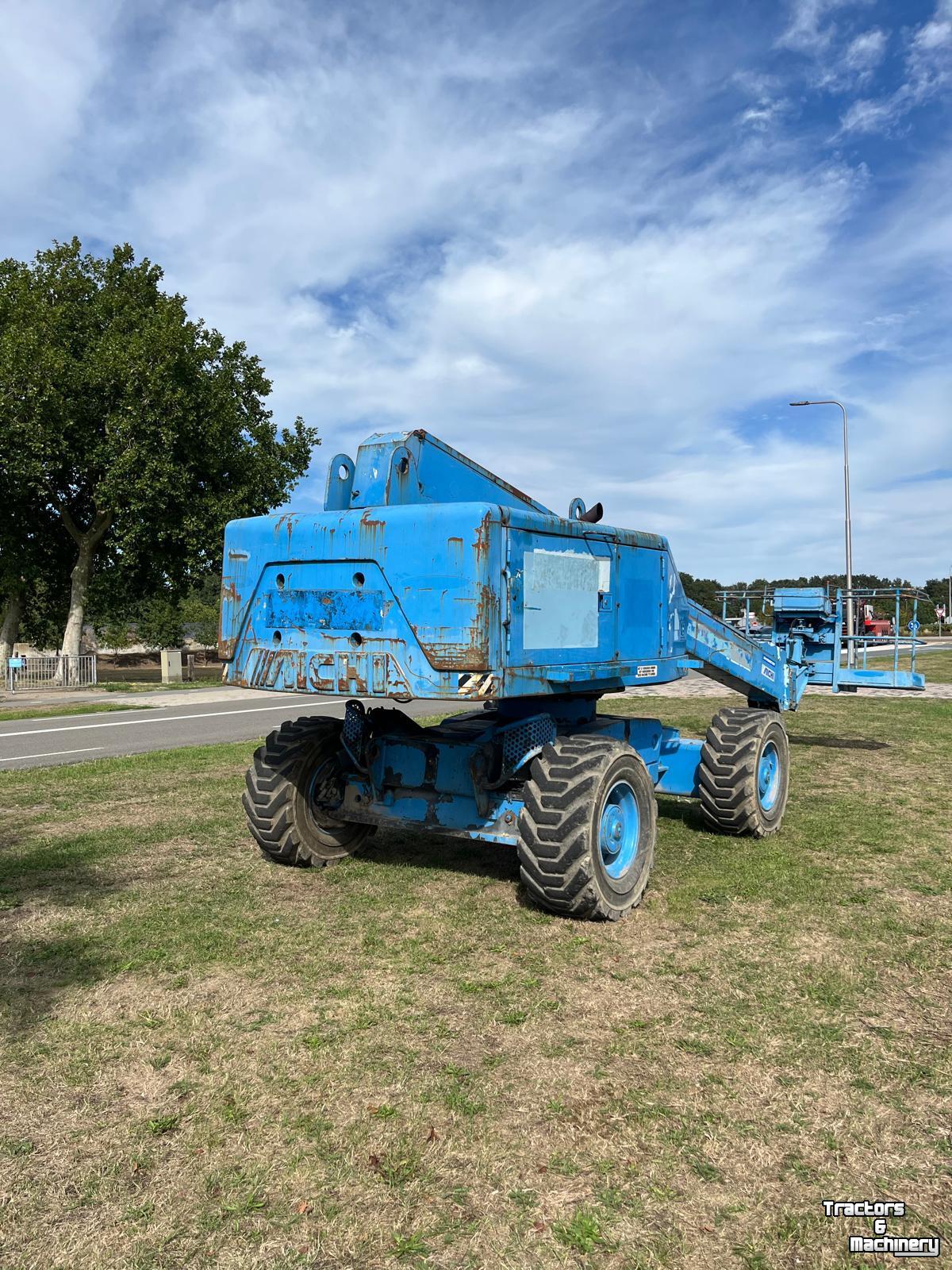 Articulated platforms  Aichi sp18aj