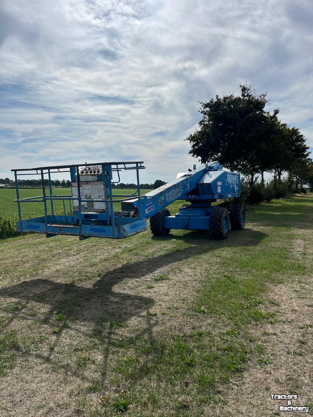 Articulated platforms  Aichi sp18aj