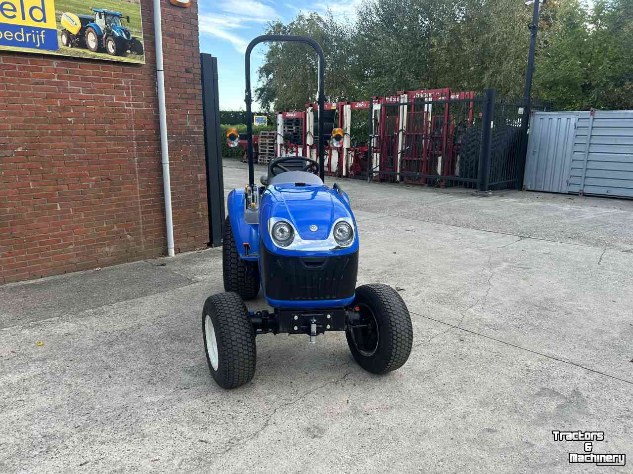 Horticultural Tractors New Holland Boomer 25 HST