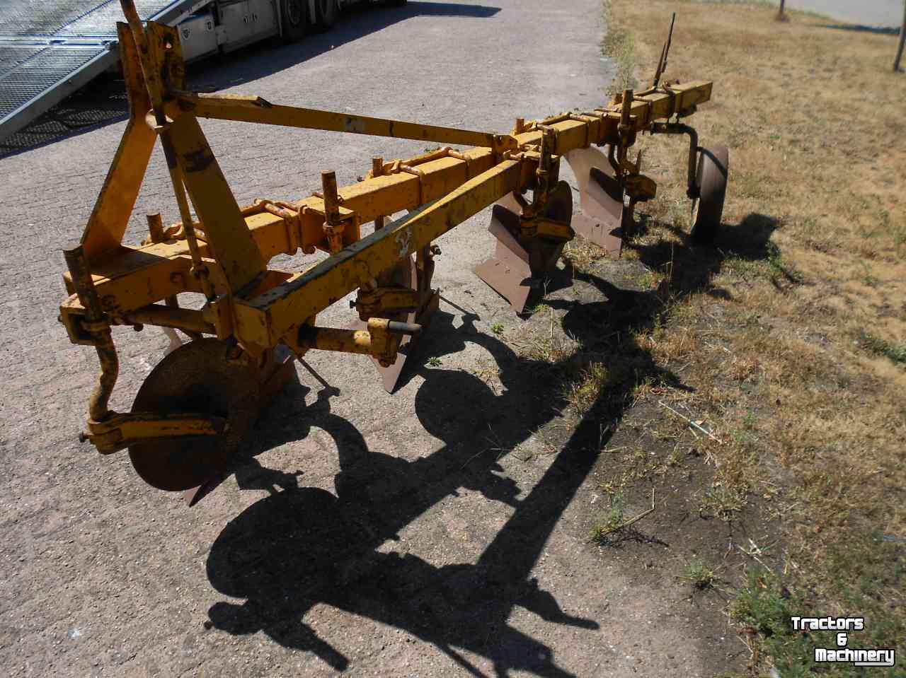 Ploughs Rumptstad 4 schaar rondgaand