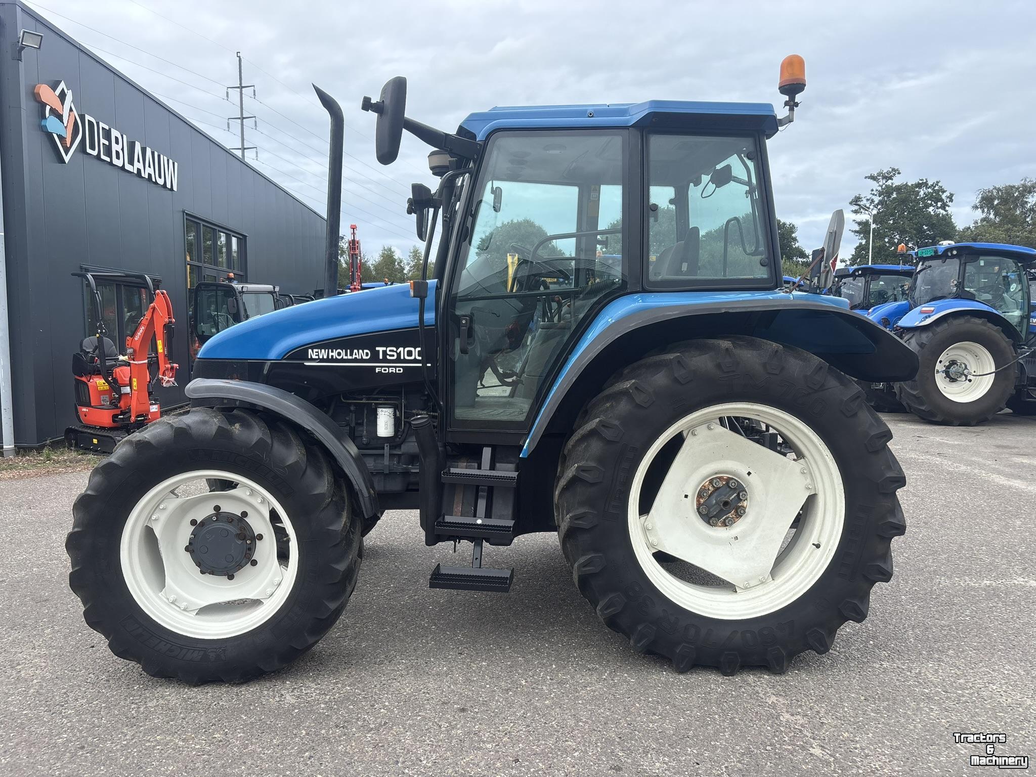 Tractor New Holland TS100