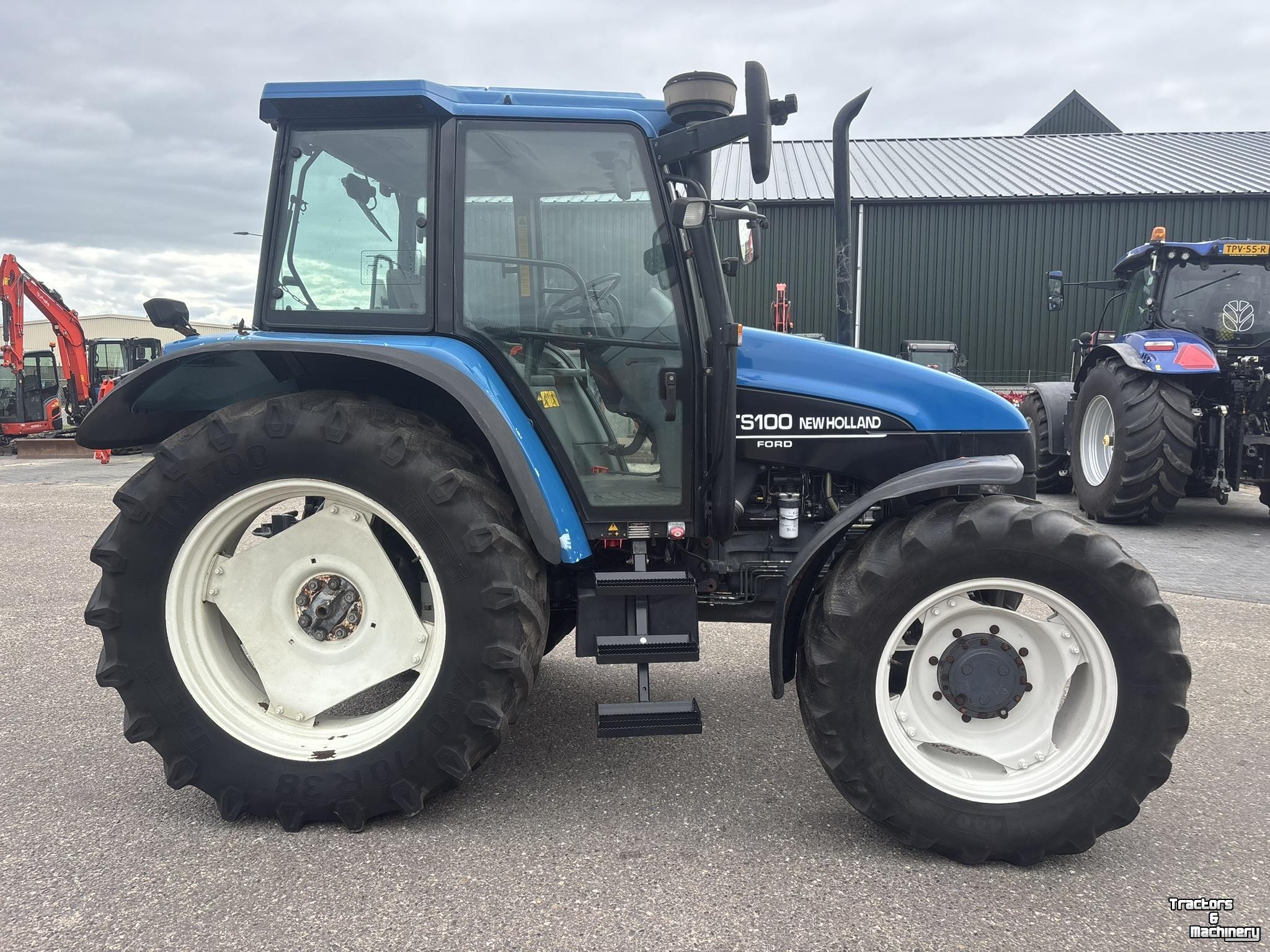 Tractor New Holland TS100