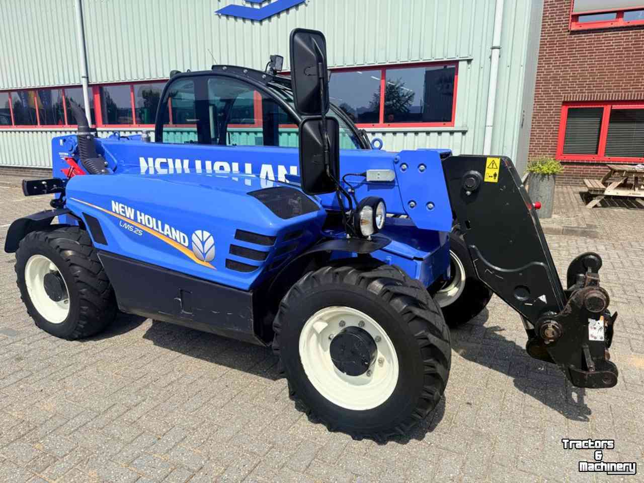 Telehandler New Holland LM5.25 Verreiker