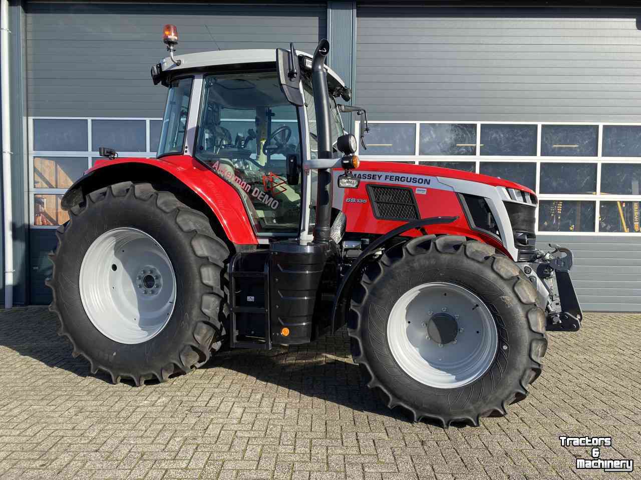 Tractor Massey Ferguson 6s.135 Dyna6 Efficient