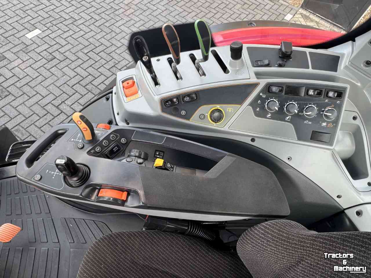 Tractor Valtra N 134Active Hitech vol geveerd lucht Frontlader Manip 120  3692u
