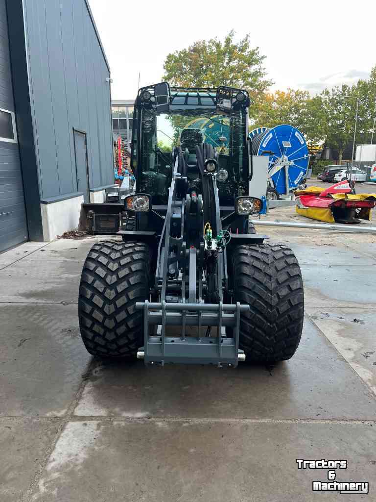 Wheelloader Giant G3500 mini shovel kniklader