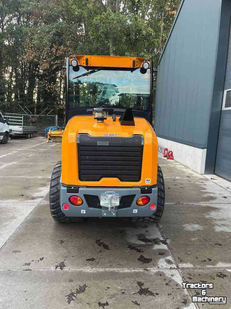 Wheelloader Giant G3500 mini shovel kniklader