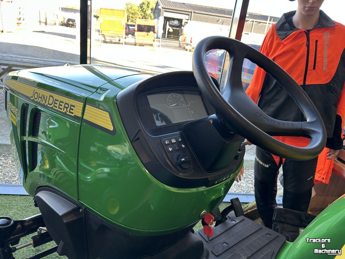 Small-track Tractor John Deere 3038E