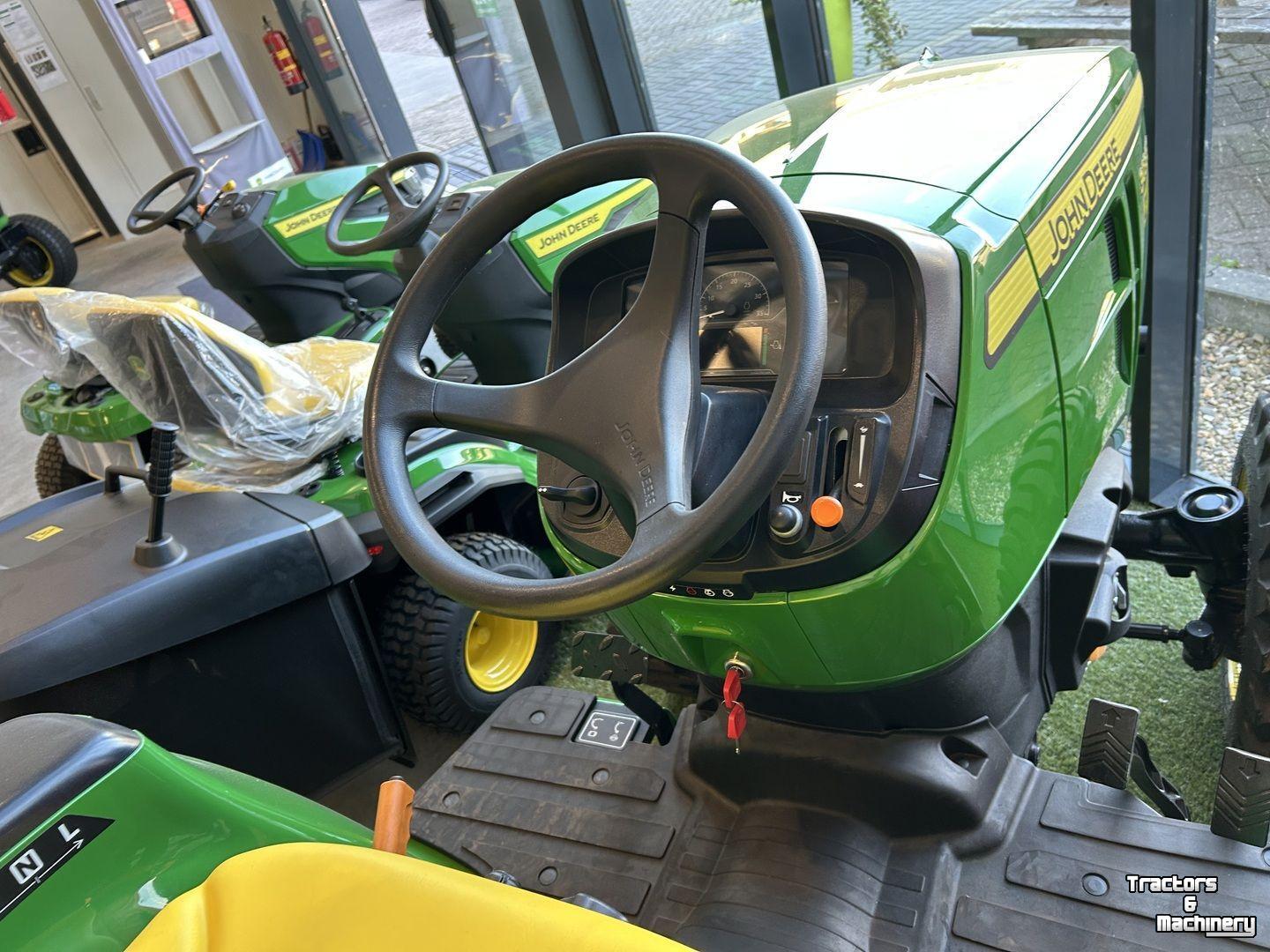 Small-track Tractor John Deere 3038E