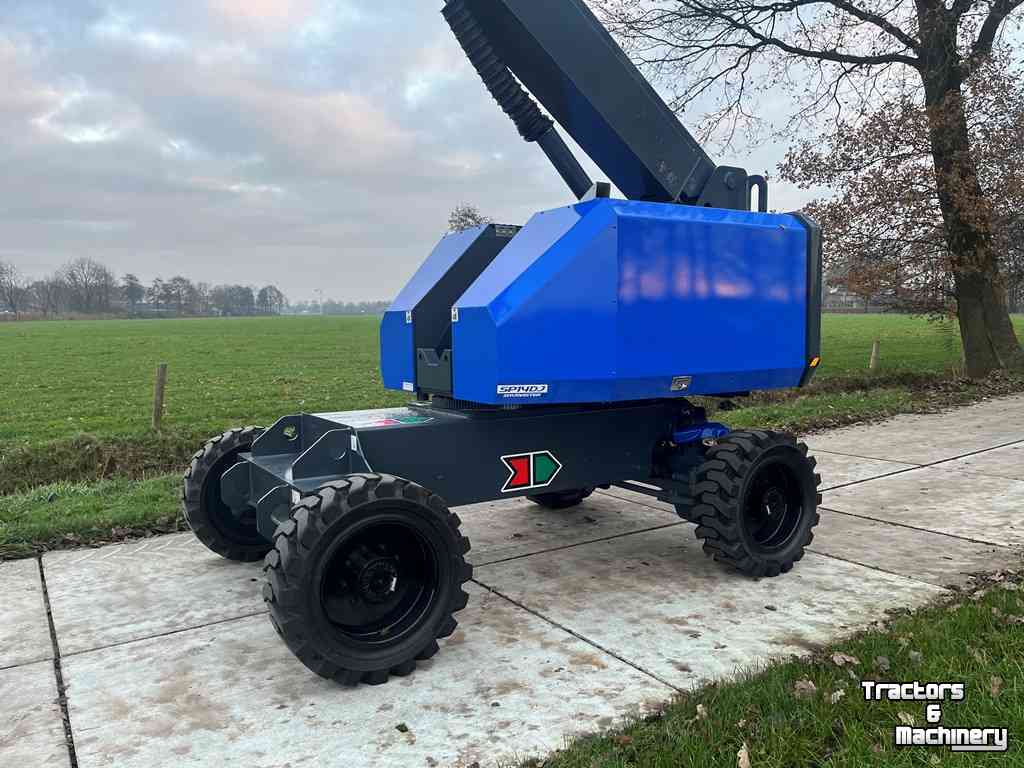 Articulated platforms Aichi SP14DJ telescoophoogwerker