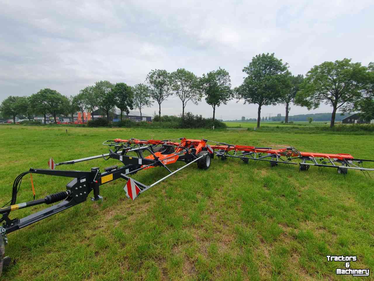 Tedder Kubota TE12513C
