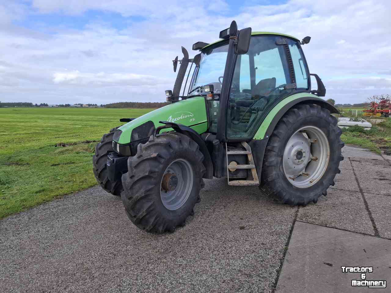 Tractor Deutz-Fahr Agrotron 85