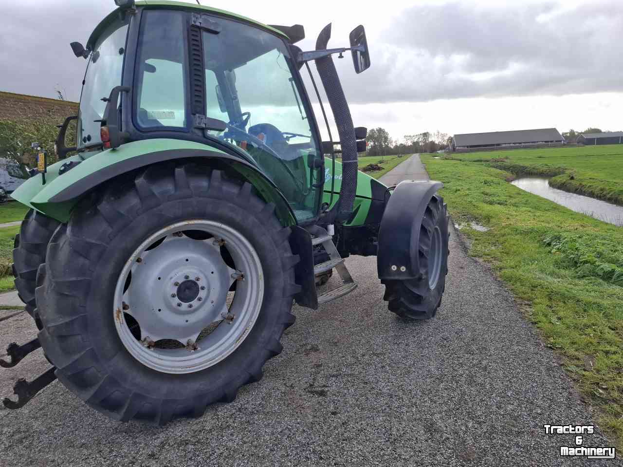 Tractor Deutz-Fahr Agrotron 85