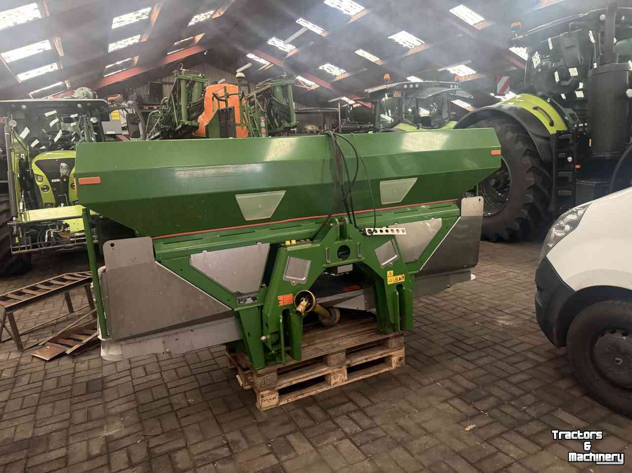 Fertilizer spreader Amazone Ultra 3000