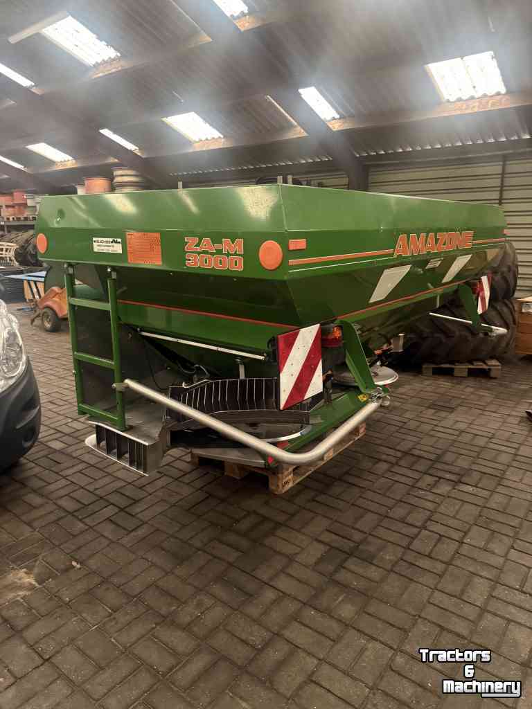 Fertilizer spreader Amazone Ultra 3000