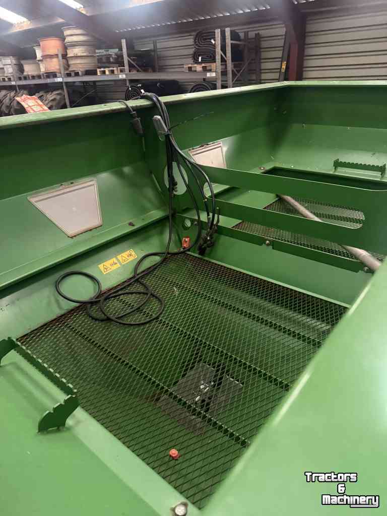 Fertilizer spreader Amazone Ultra 3000